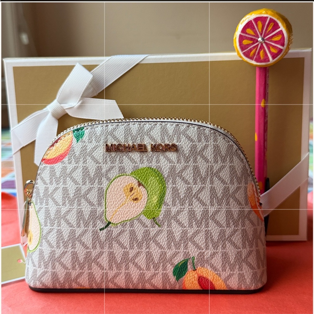 🍋🍑🍓 Michael Kors Multicolor Fruit Print Pouch🍐🍊🍓 NWT 🍑🍐🍊 - Picture 2 of 16